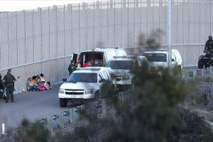 ABD-Meksika sınırında son bir yılda 911 çocuk ailelerinden alındı
