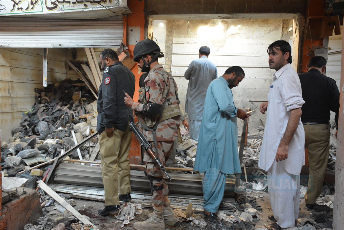 Pakistan'da bombalı saldırı düzenlendi