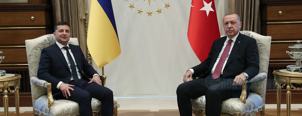 Ukrayna Devlet Başkanı Zelenskiy Ankara'da törenle karşılandı