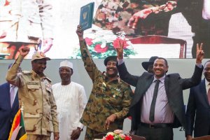 Sudan'da geçiş dönemini başlatacak Anayasal Bildiri anlaşması imzaları atıldı