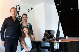 11 yaşındaki piyanist İlyun, katıldığı yarışmalardan 6 ödül kazandı