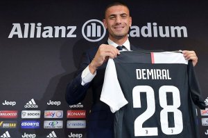 Juventus, kadrosuna kattığı Merih Demiral'ı basına tanıttı