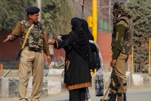 Hint polisi Müslümanlara karşı ön yargılı