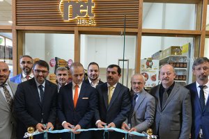DİTİB Center’da yeni dükkanlar açıldı