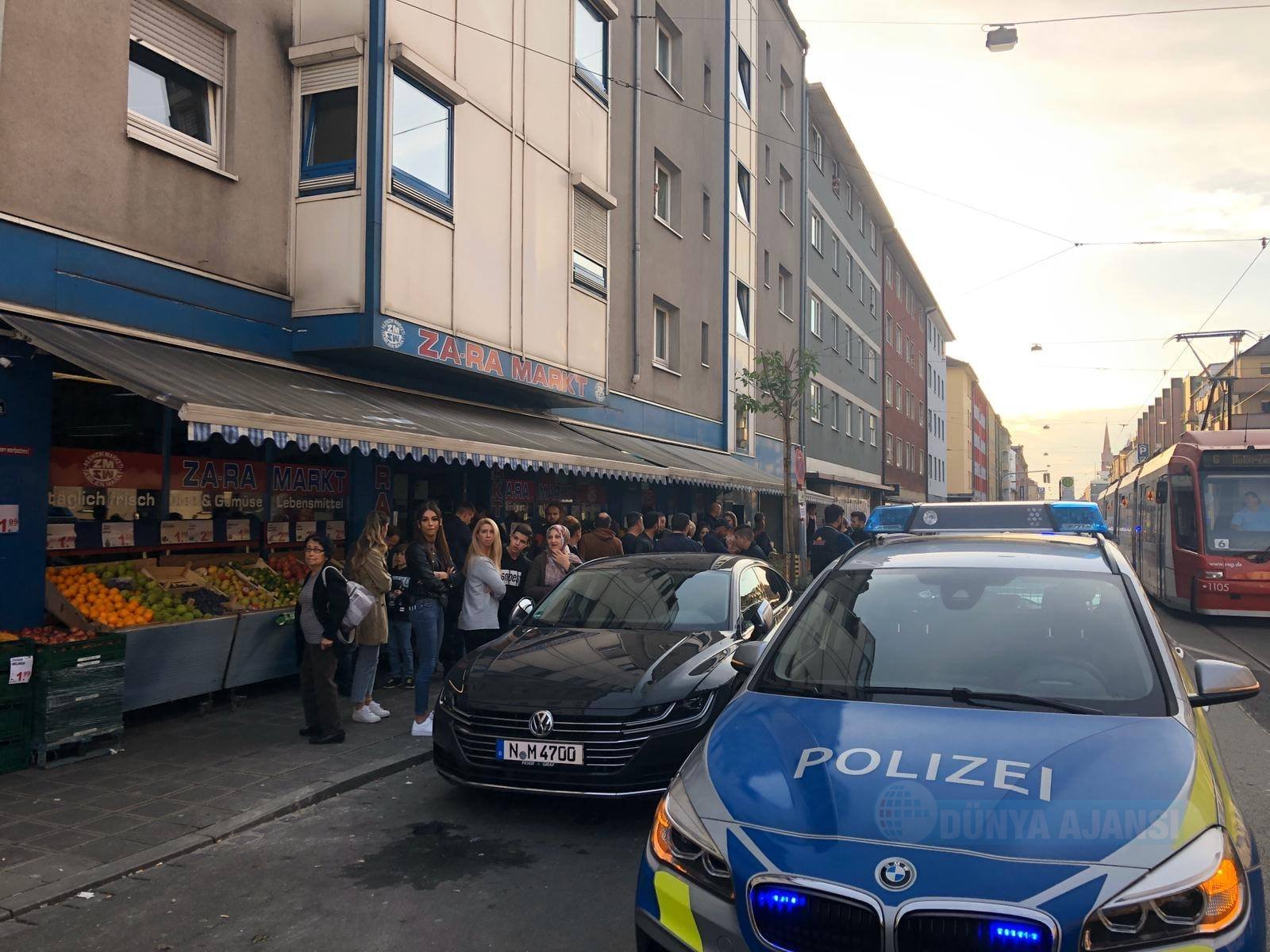 Terör örgütü yandaşları Almanya'da Türk derneği ve marketine saldırı düzenledi