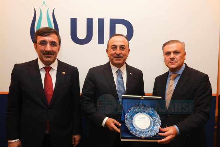 Çavuşoğlu, UID yönetim kurulu üyeleriyle bir araya geldi
