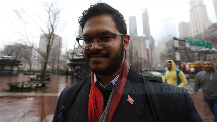 New York'ta bindiği taksinin şoförü Türk bayrağı rozetini görünce ücret almadı