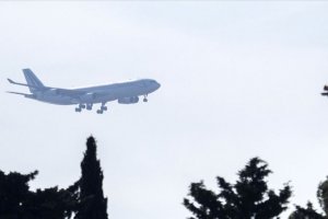 Çin'den tahliye edilen Avrupa vatandaşlarını taşıyan ikinci uçak Fransa'ya ulaştı