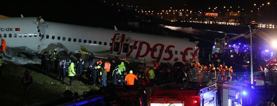 Uçak kazasında yaralanan 88 yolcunun tedavisi sürüyor