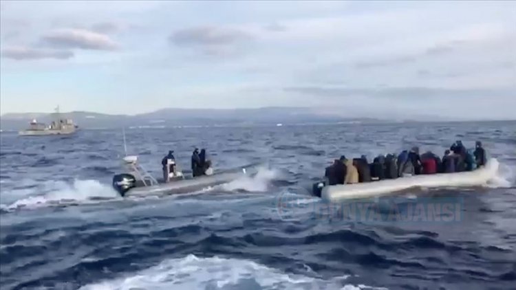 Yunanistan'da, Ege'de sahil güvenlik ekiplerince itilen göçmenlerle ilgili görüntülere tepki