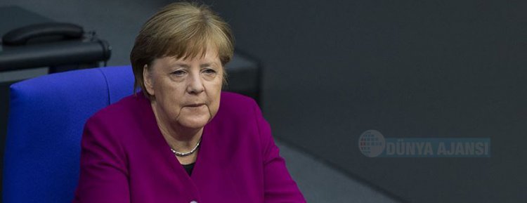 Başbakan Merkel'in e-postalarının ele geçirildiği ortaya çıktı
