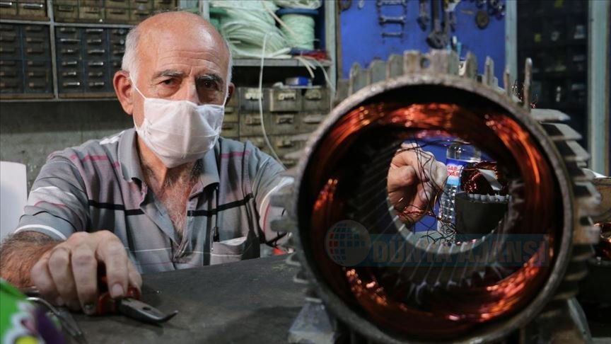73 yaşındaki Siirtli bobinaj ustası mesleğini 55 yıldır sürdürüyor