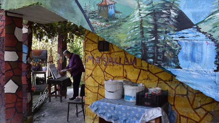 Ablasının anısını mahallelerin duvarlarına yaptığı resimlerle yaşatıyor
