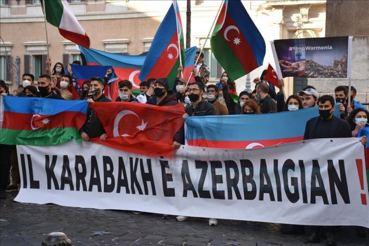 İtalya'daki Azerbaycan Türkleri, Ermenistan'ı protesto etti