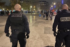 Fransa'daki 'ırkçı' şiddetin faili polisler gözaltına alındı