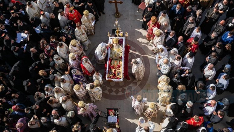 Ortodoks Kilisesi salgın tedbirlerine uymamanın bedelini ağır ödedi