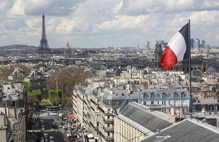 Fransız İslamofobi ile mücadele eden sivil toplum örgütünü kapattı