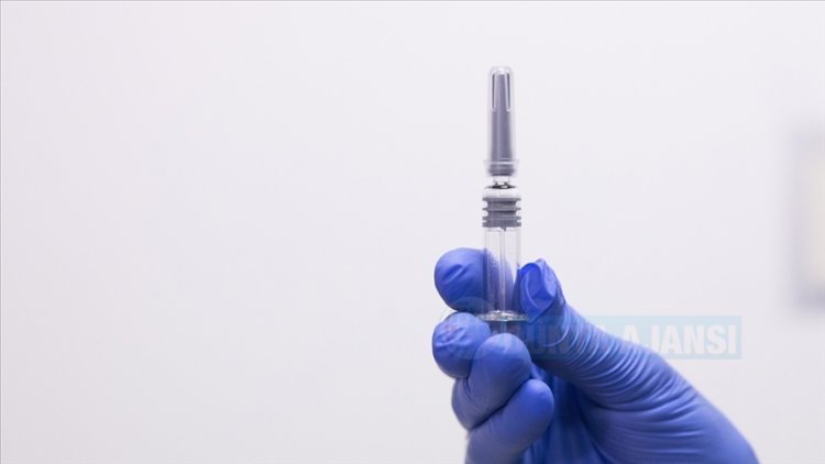 Kovid-19 vakalarının artmaya devam ettiği Avrupa'da hükümetler aşı stratejilerini belirliyor