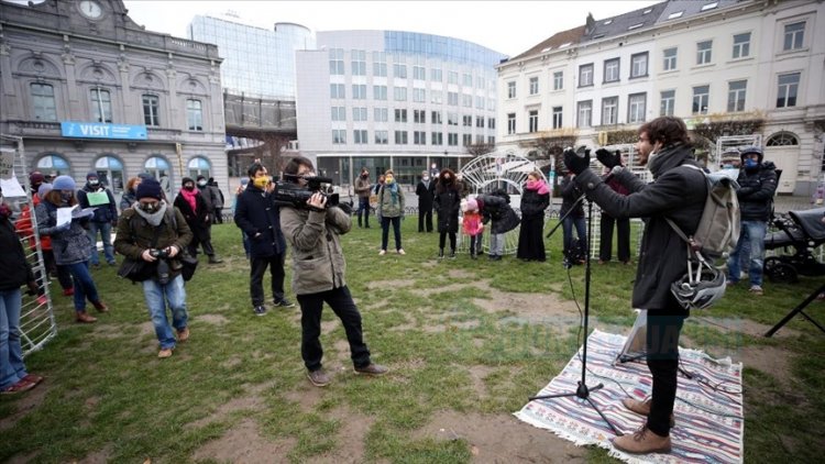 Brüksel'de iklim değişikliğine dikkati çekmek için gösteri düzenlendi