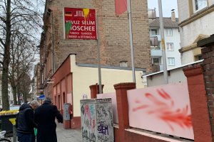 Offenbach DİTİB Yavuz Selim Camii’ne boyalı saldırı