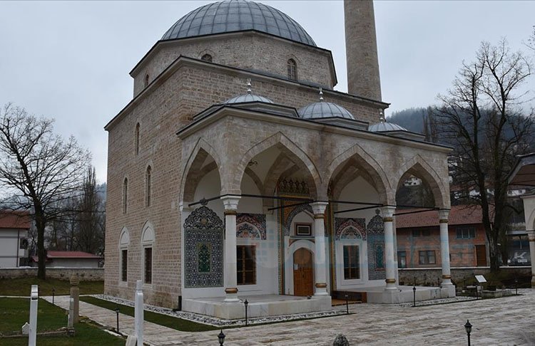 Bosna Hersek'teki tarihi Alaca Cami'nin minaresine 'silahlı saldırı'