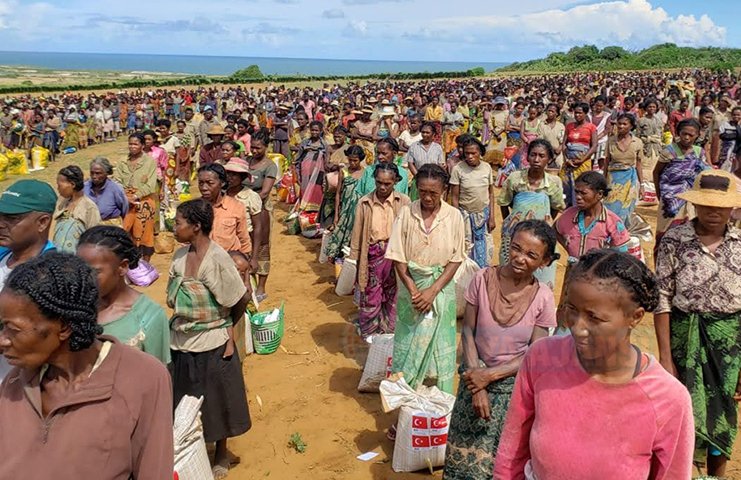 Madagaskar'da Türk yardım kurumlarından 5 bin aileye gıda yardımı 