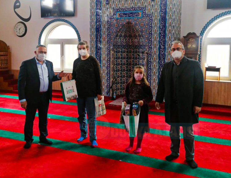 Yüzlerce çocuk “Hayalimdeki Camii” Resim Yarışması’na katıldı