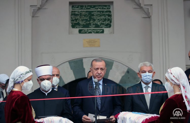  Saraybosna'daki Başçarşı Camisi, Cumhurbaşkanı Erdoğan'ın katıldığı törenle yeniden ibadete açıldı