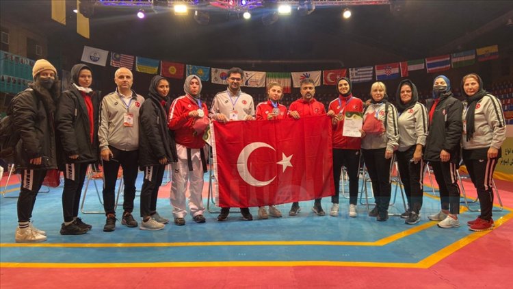 İşitme Engelliler Dünya Tekvando Şampiyonası'nda millilerden 7 madalya