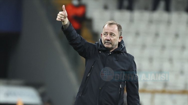 Beşiktaş teknik direktör Sergen Yalçın görevine devam ediyor