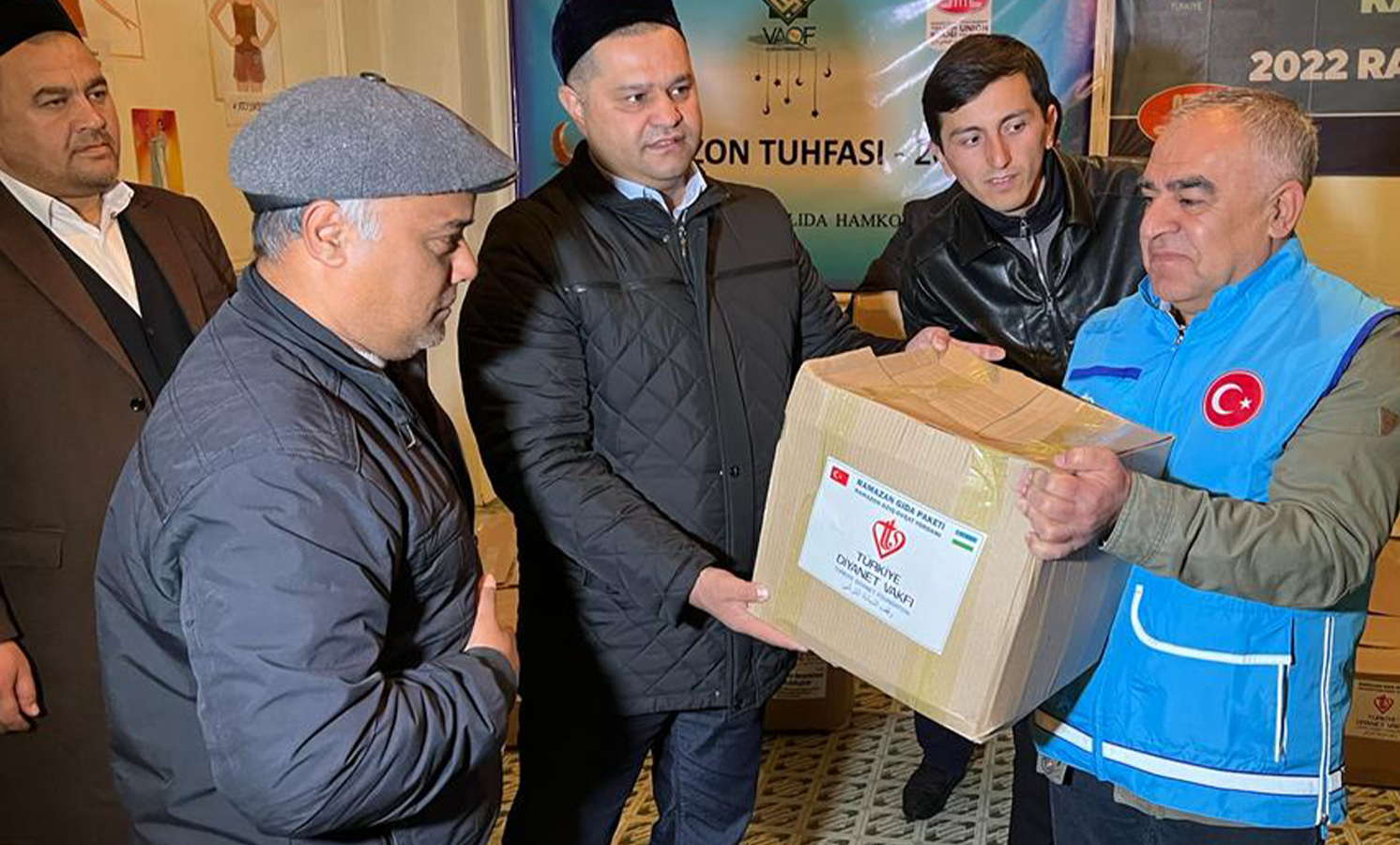 DİTİB gönüllülerinden Özbekistan’daki engelli ailelere Ramazan desteği