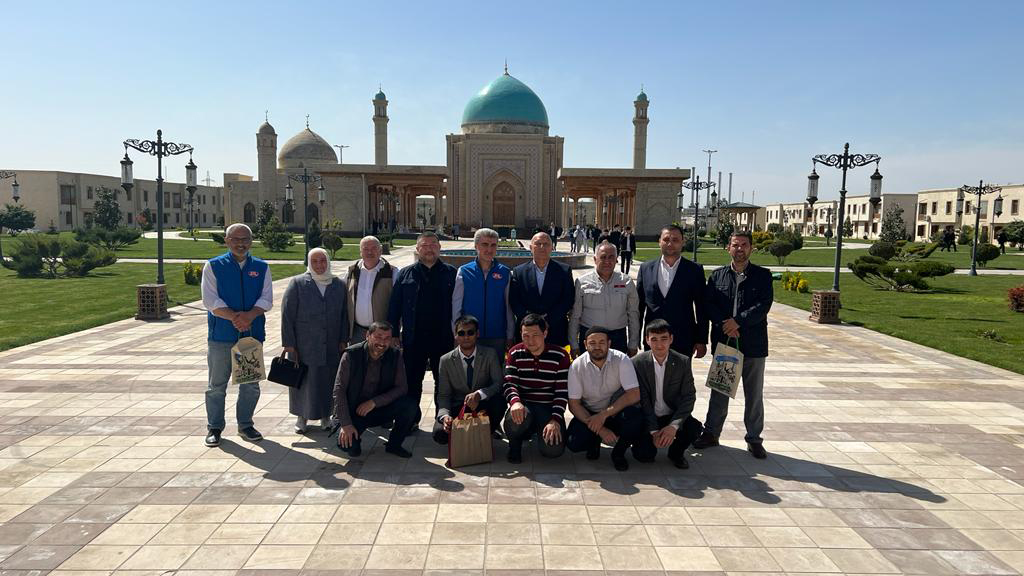 Özbekistan'da dostluk ve kardeşlik fidanı dikildi