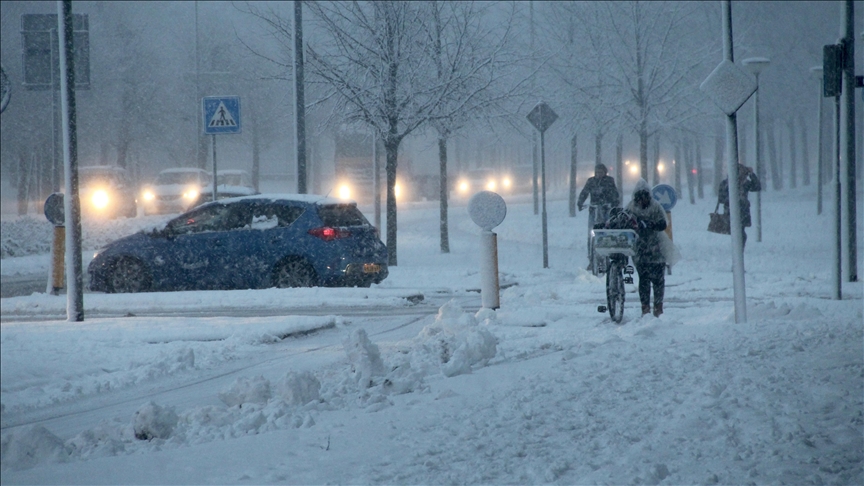  Almanya'da kötü hava koşulları hayatı olumsuz etkiledi