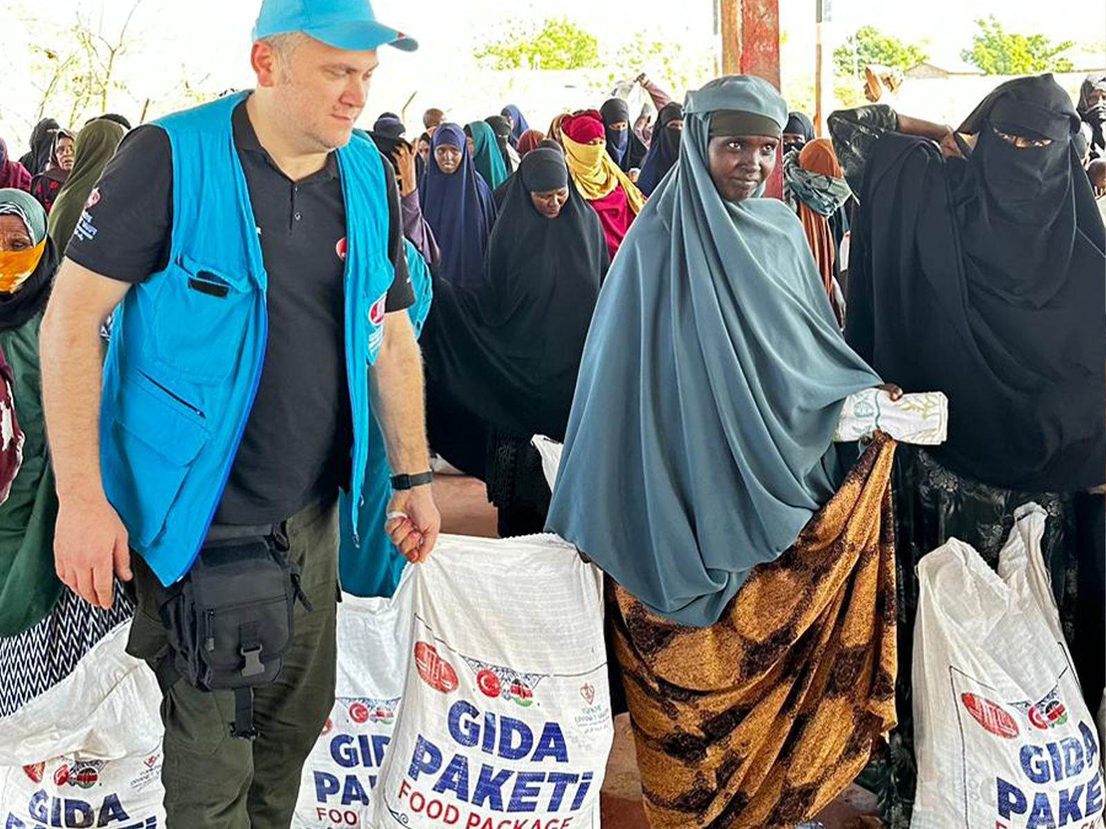 DİTİB gönüllüleri Kenya’da 2500 gıda paketi dağıttı 