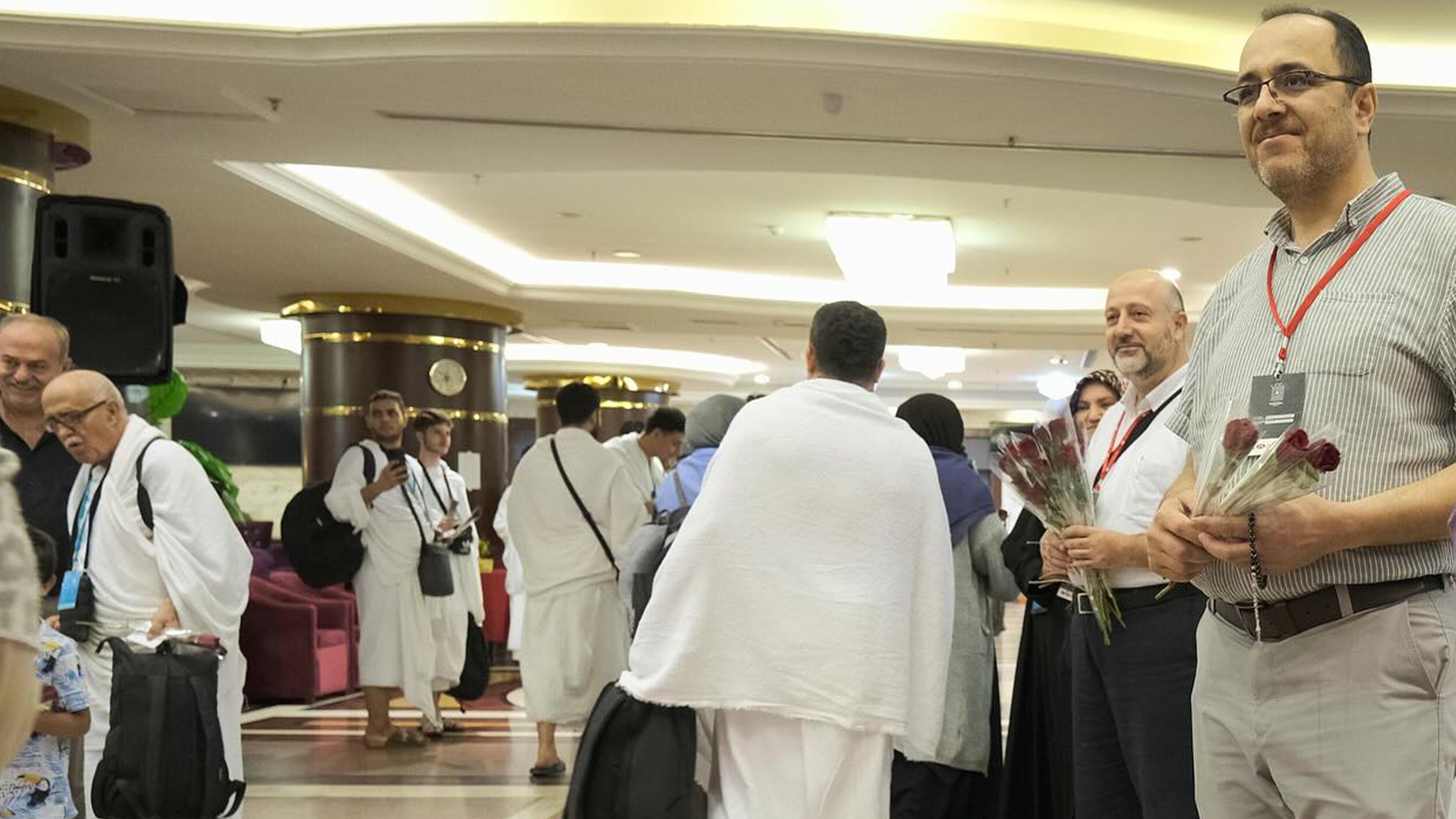 DİTİB umrecileri uzun yolculuktan sonra Mekke'de sıcak bir karşılama